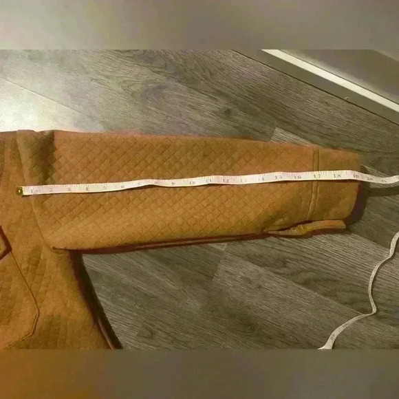 Woman's shacket - Picture 6 of 6